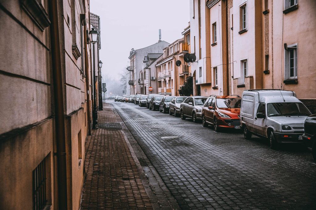 Urban Stealth Van: Windows & Exterior Mods